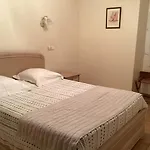 Hotel Logis Restaurant De La Paix Lodève