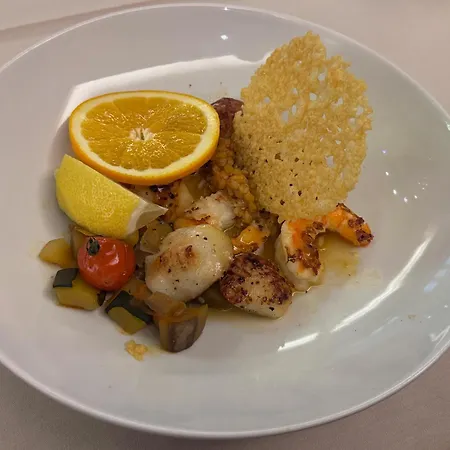 Logis Restaurant De La Paix 호텔 Lodève
