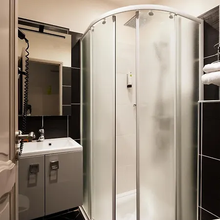 Hotel Logis Restaurant De La Paix 3*