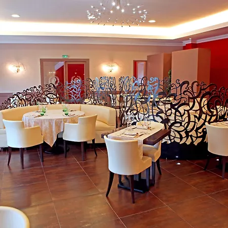 Logis Restaurant De La Paix Hotell