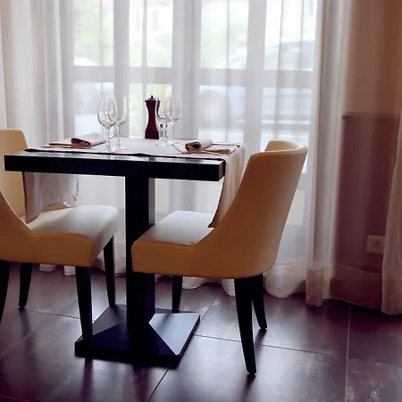 Logis Restaurant De La Paix 3* Lodève