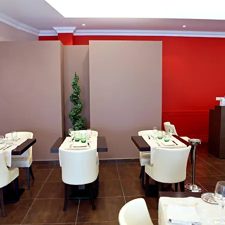 Logis Restaurant De La Paix 호텔 3*