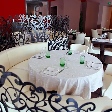 Logis Restaurant De La Paix Hotell Lodève