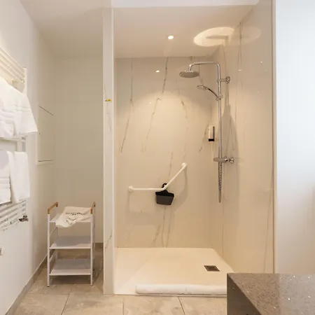 Hotel Logis Restaurant De La Paix Lodève