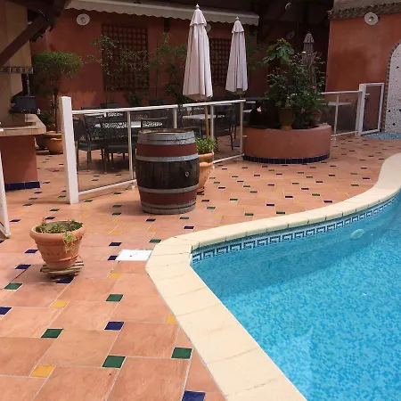 מלון Logis Restaurant De La Paix Lodève
