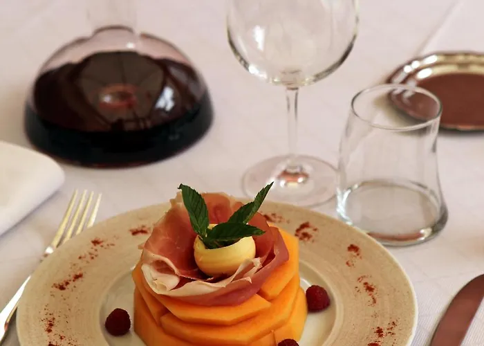Logis Restaurant De La Paix Hotel Lodève