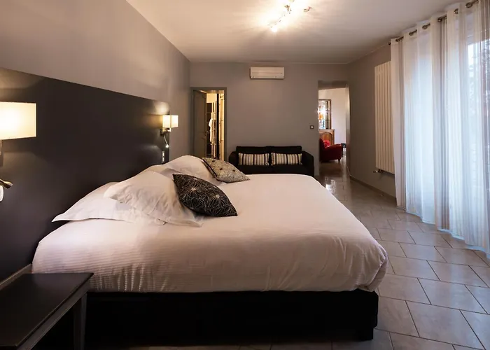 Hotel Logis Restaurant De La Paix