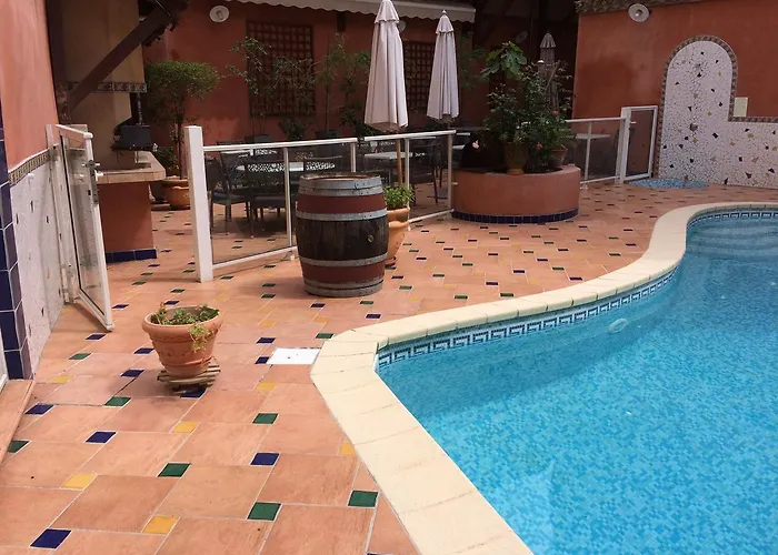 Otel Logis Restaurant De La Paix Lodève